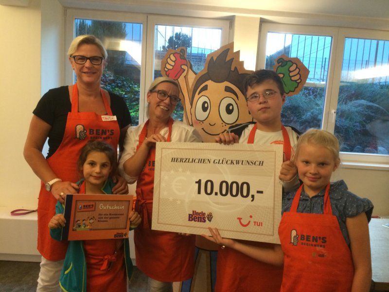 Die glücklichen Gewinner strahlen um die Wette